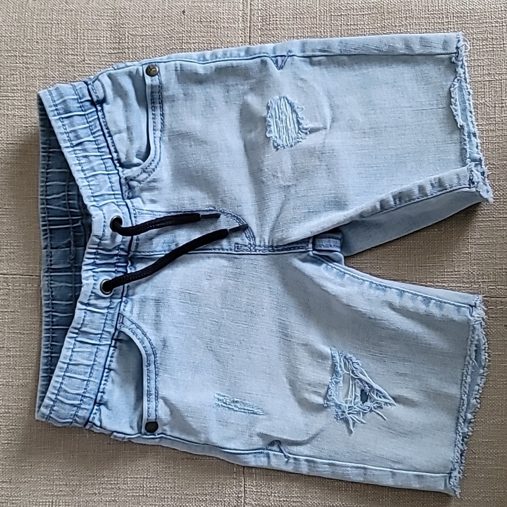 ✨️BOGO✨️Boy's Art Class Light Wash Distressed Drawstring Jean Shorts Sz 4/5